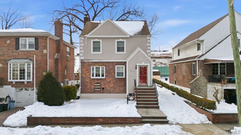 Photo of 238 Kimball Terrace, Yonkers, NY 10704 (MLS # 959731)