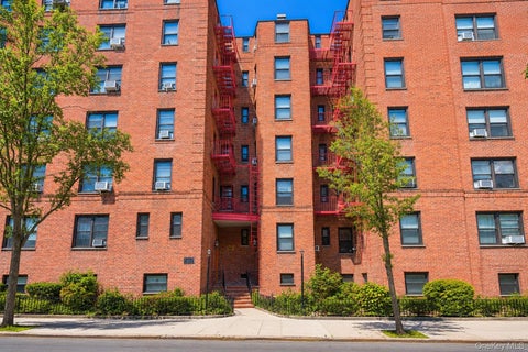 Homes For Sale - 34-20 78th St #4J<br/> Jackson Heights, NY 11372