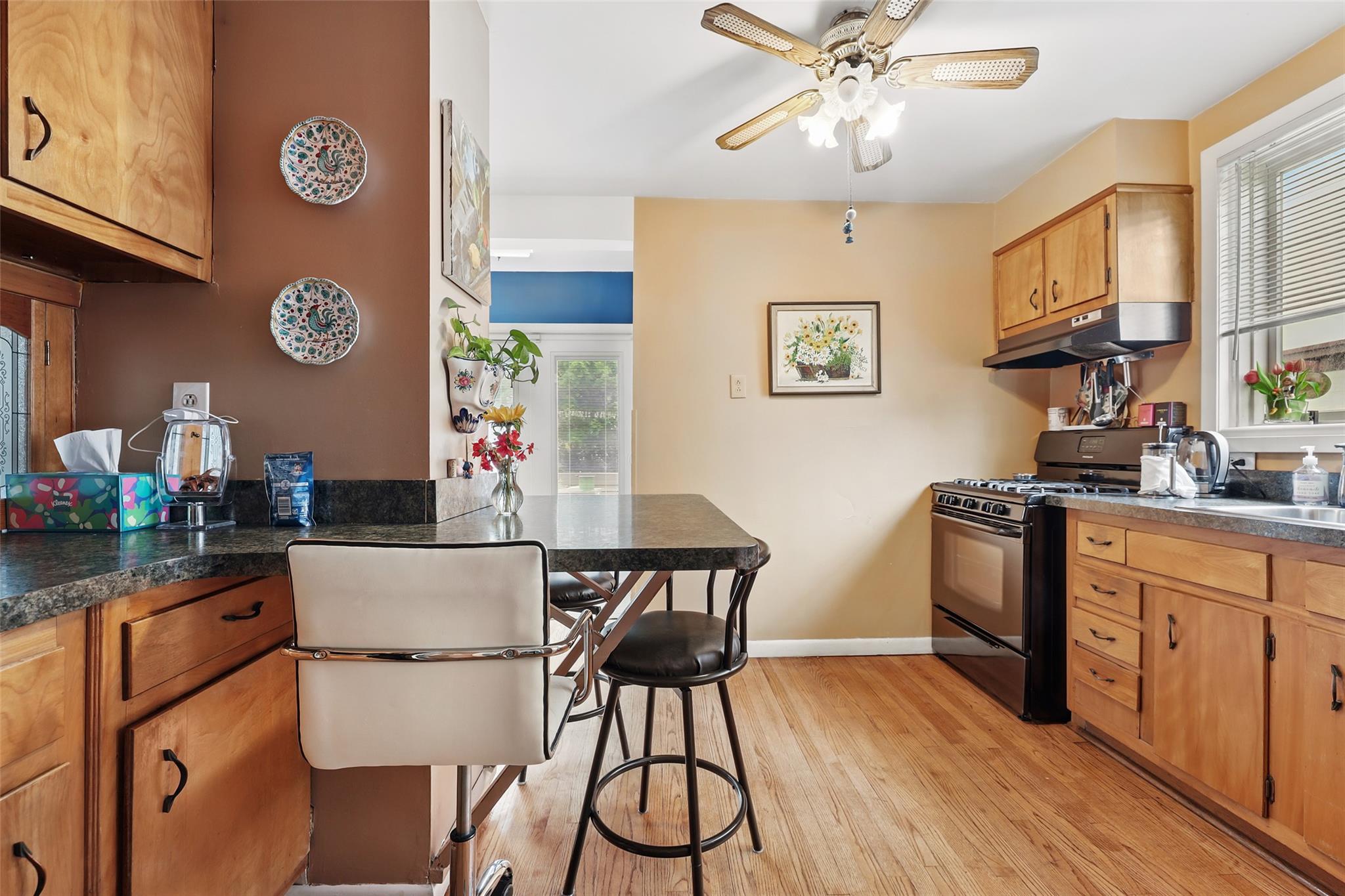 42 Longview Avenue, White Plains, New York image 22