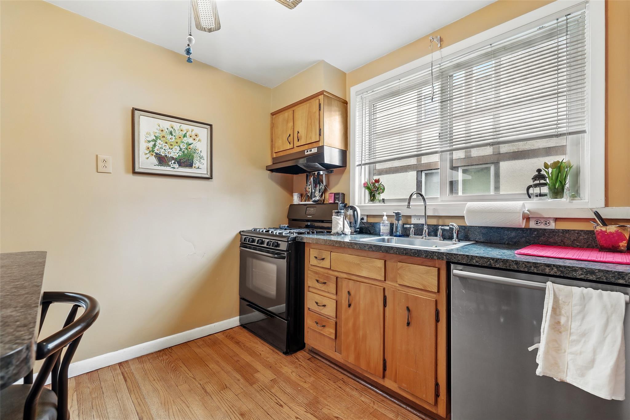 42 Longview Avenue, White Plains, New York image 21