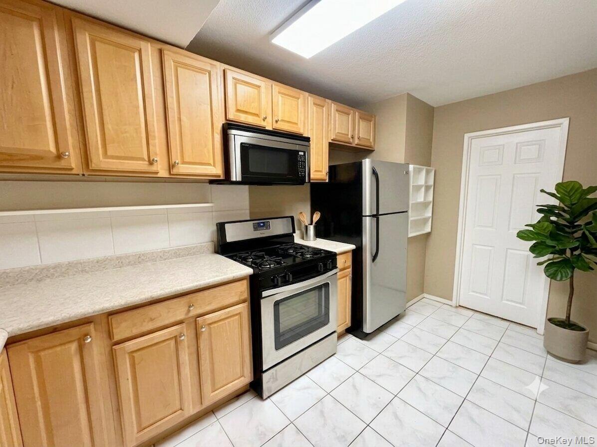 118 18 Union Tpke Apt #B4