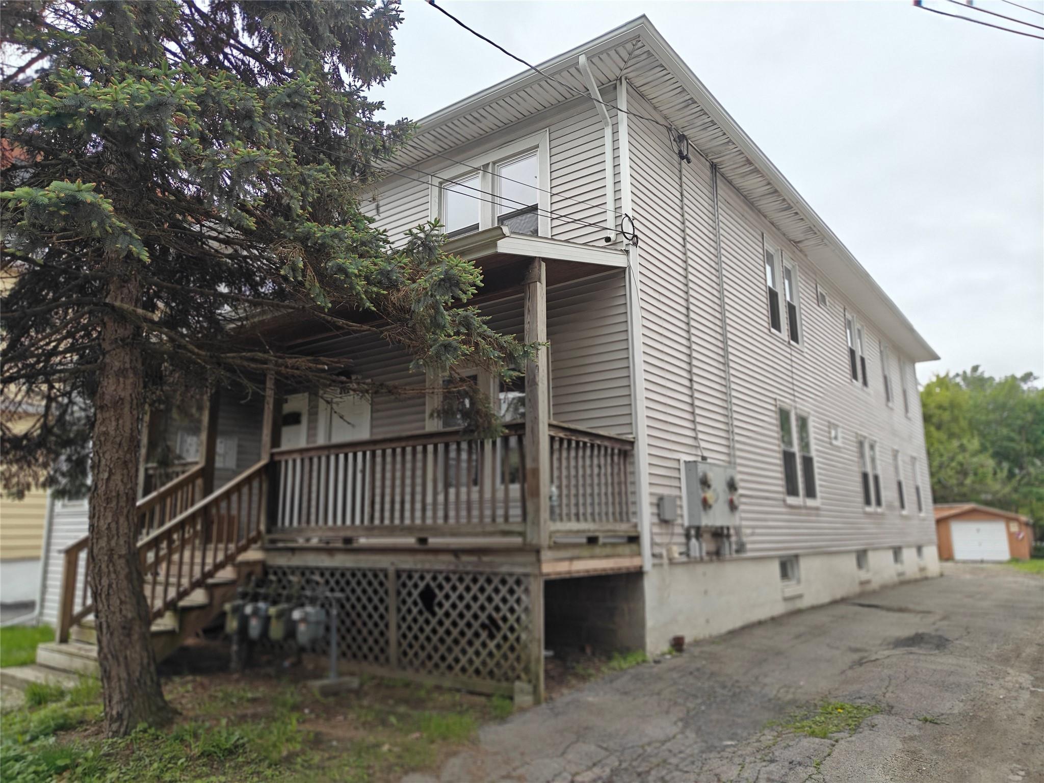 Rental Property at Mansion Street 1W, Poughkeepsie, New York - Bedrooms: 3 
Bathrooms: 1 
Rooms: 5  - $2,350 MO.
