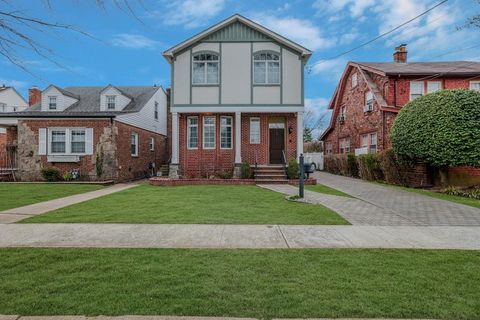 155 N 5 Street New Hyde Park NY 11040