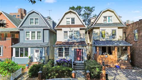 Homes For Sale - 342 E 5th Street<br/> Brooklyn, NY 11218