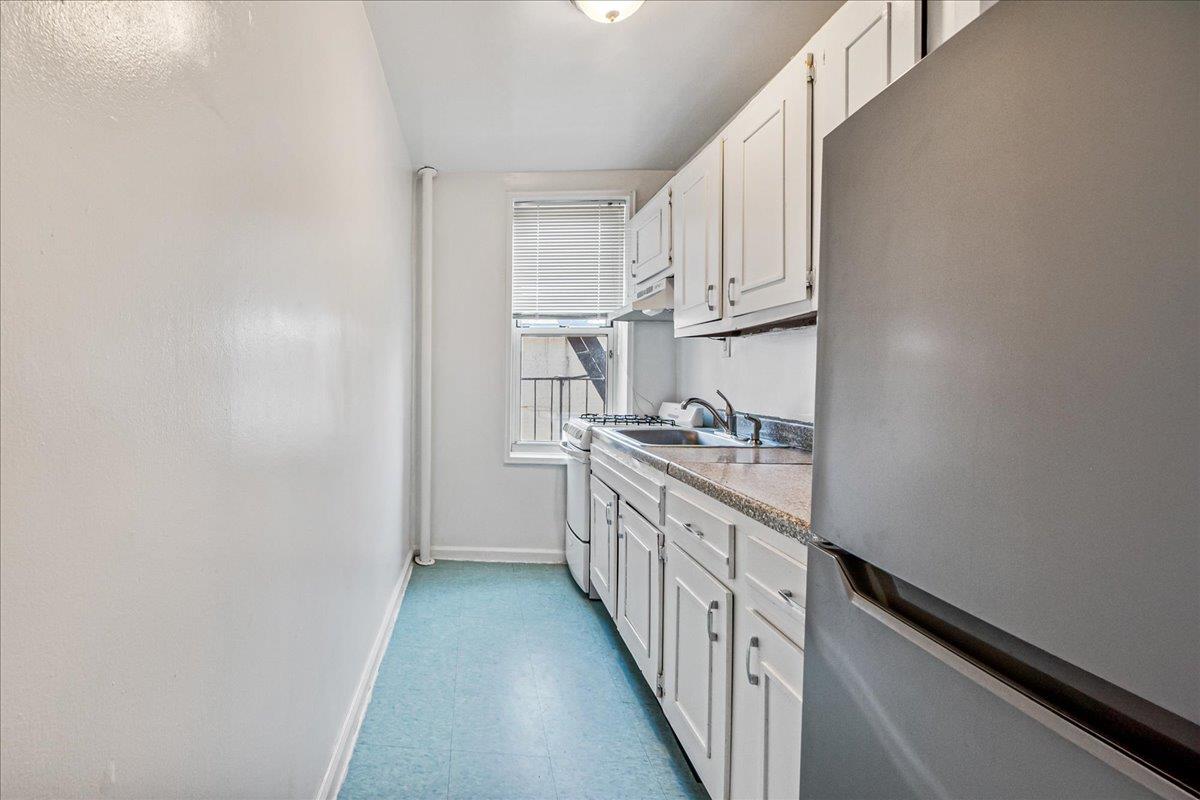 67-25 Dartmouth Street 3M