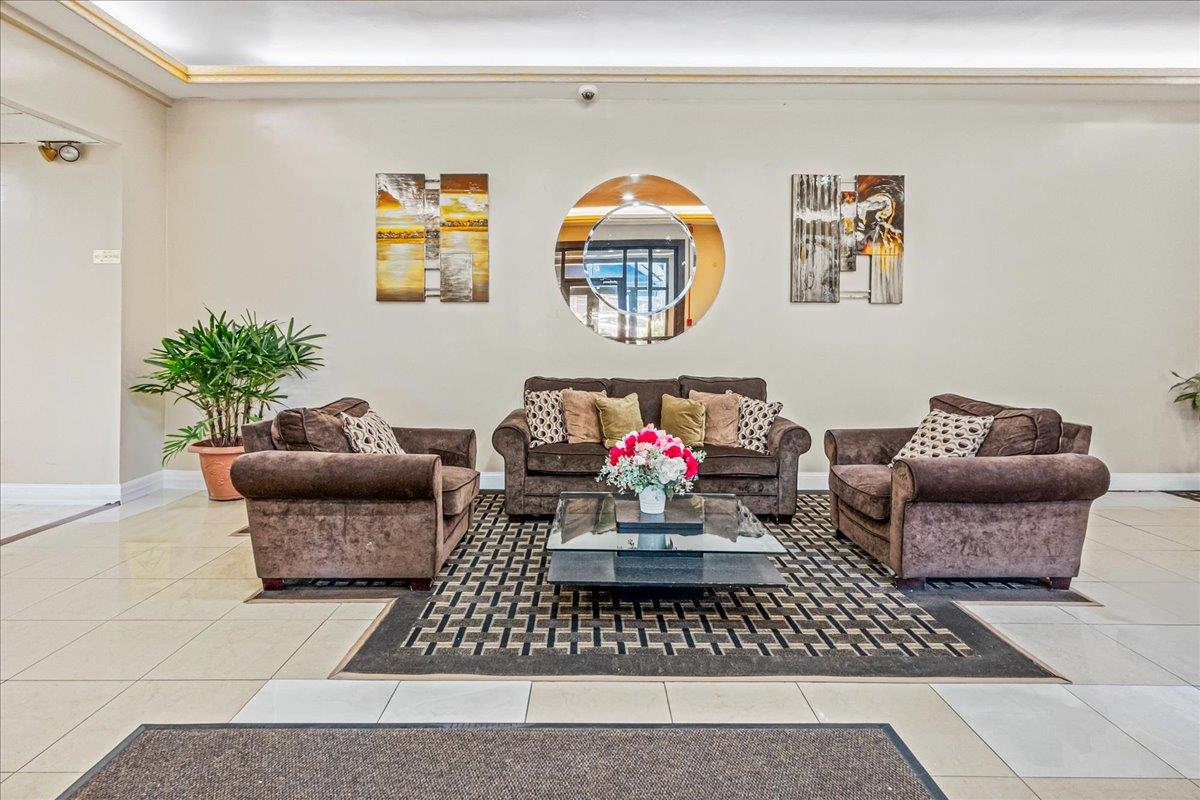 67-25 Dartmouth Street 3M