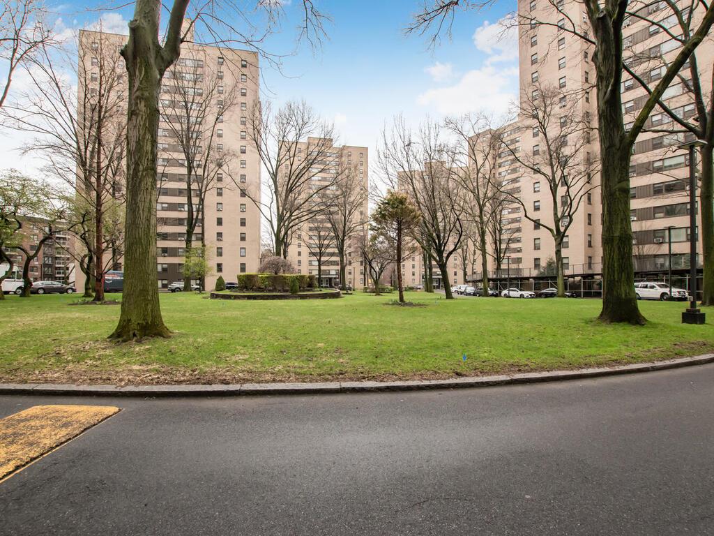 4 Fordham Hill Oval #8D, Bronx, New York image 13