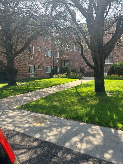 Photo of 50-52 Gibson Boulevard #B2, Valley Stream, NY 11581 (MLS # 1029504)