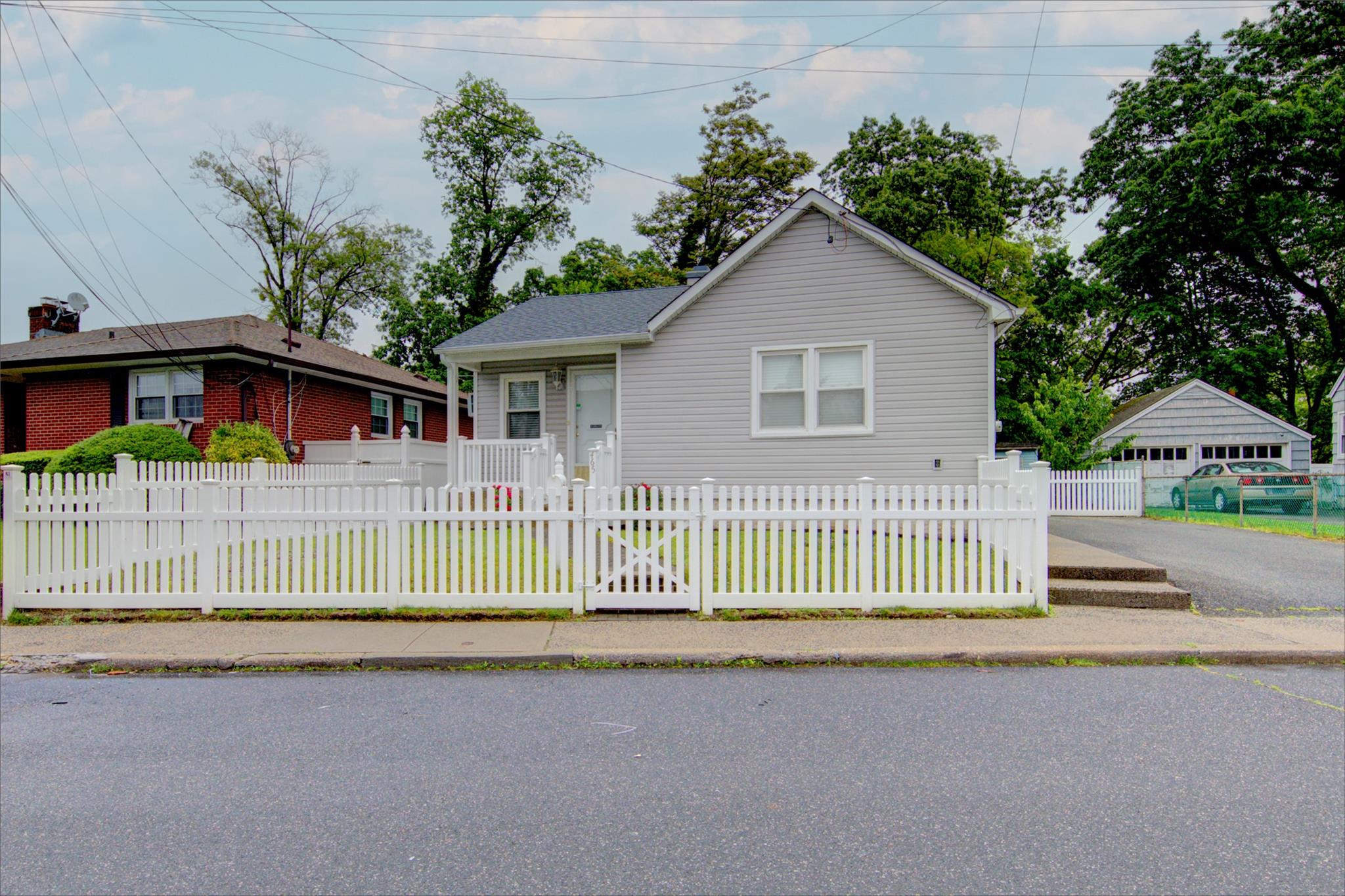 465 Eureka Avenue, Elmont, New York image 1