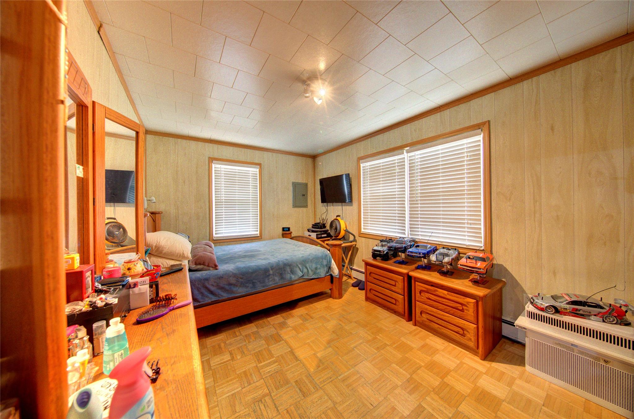 465 Eureka Avenue, Elmont, New York image 11