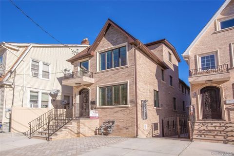 Multifamily For Sale - 7-15 College Place<br/> College Point, NY 11356
