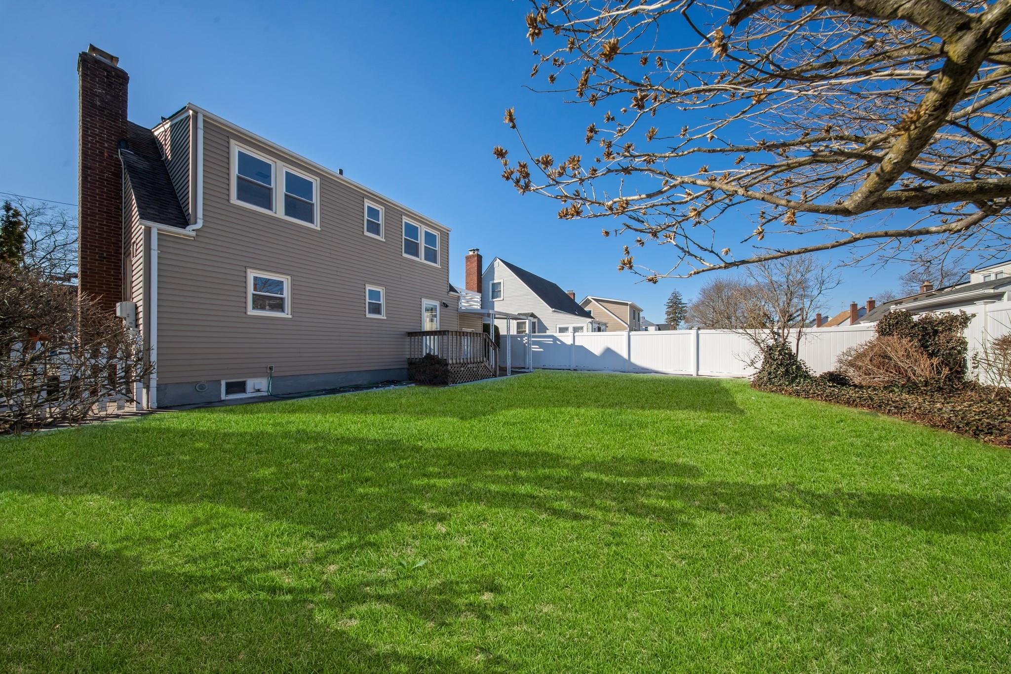 855 Edward Street, North Baldwin, New York image 26
