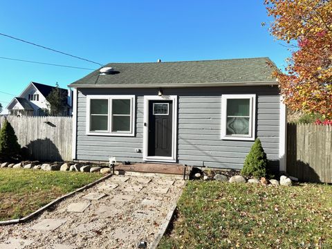 Homes For Rent - 28 Sheridan Drive<br/> Shirley, NY 11967