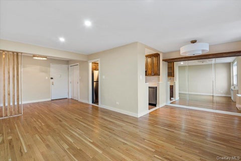 Homes For Sale - 84-29 155 Avenue #5J<br/> Howard Beach, NY 11414