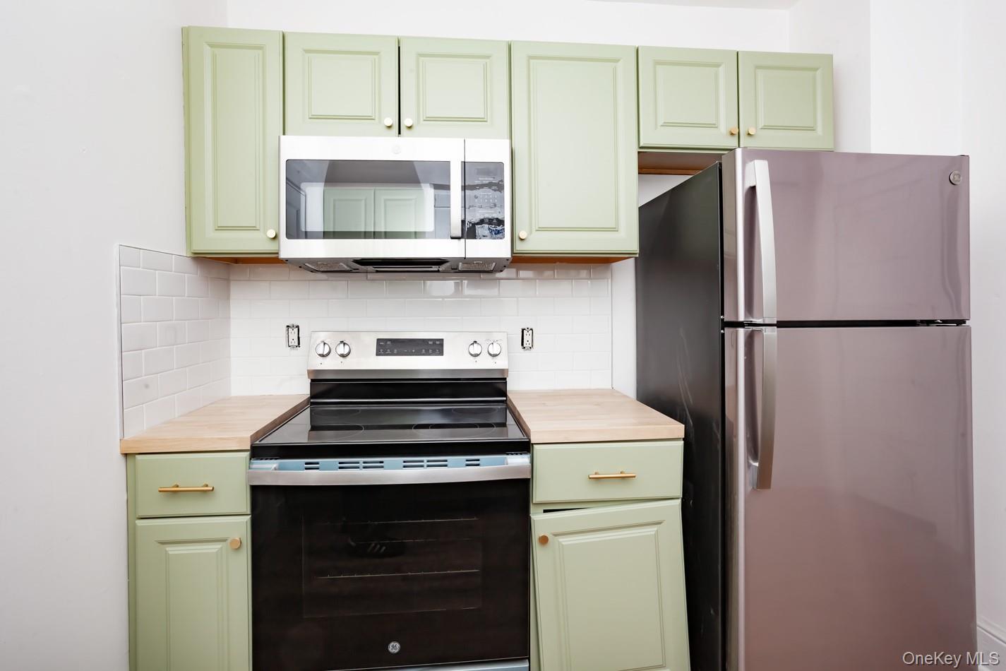 1009 Hudson Avenue 1s Floor