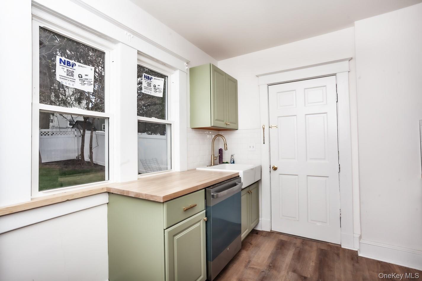 1009 Hudson Avenue 1s Floor