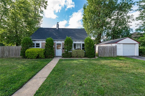 Homes For Rent - 2528 Marshall Avenue<br/> Nassau County, Bellmore, NY 11710