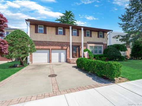 Homes For Sale - 254 Meredith Lane<br/> Nassau County, West Hempstead, NY 11552