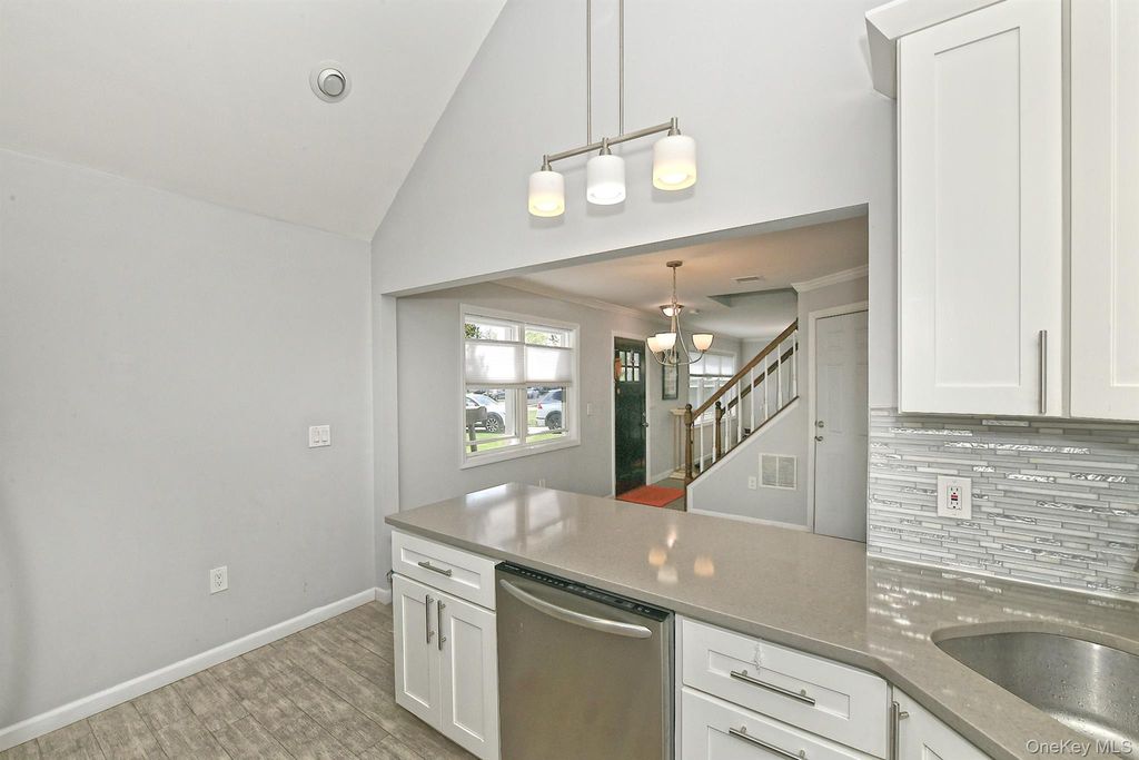 Photo of 9 Bluejay Lane, Levittown, NY 11756 (MLS # 988352)