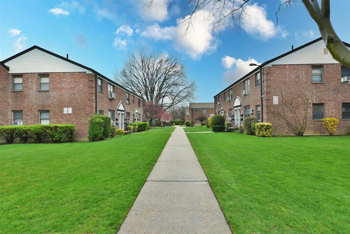 196-65 69th Avenue #1 FL, Fresh Meadows, New York image 23