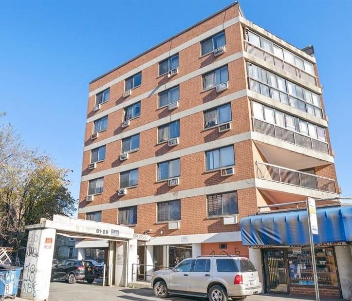 41 Avenue 5B, Elmhurst, Queens, NY - 2 Bedrooms  
2 Bathrooms  
4 Rooms - 