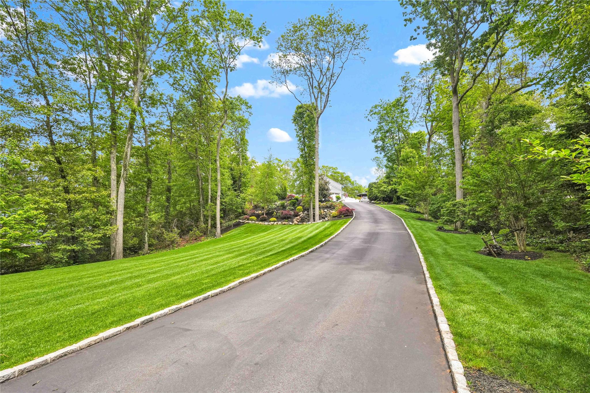 69 Bankside Drive, Centerport, New York image 47
