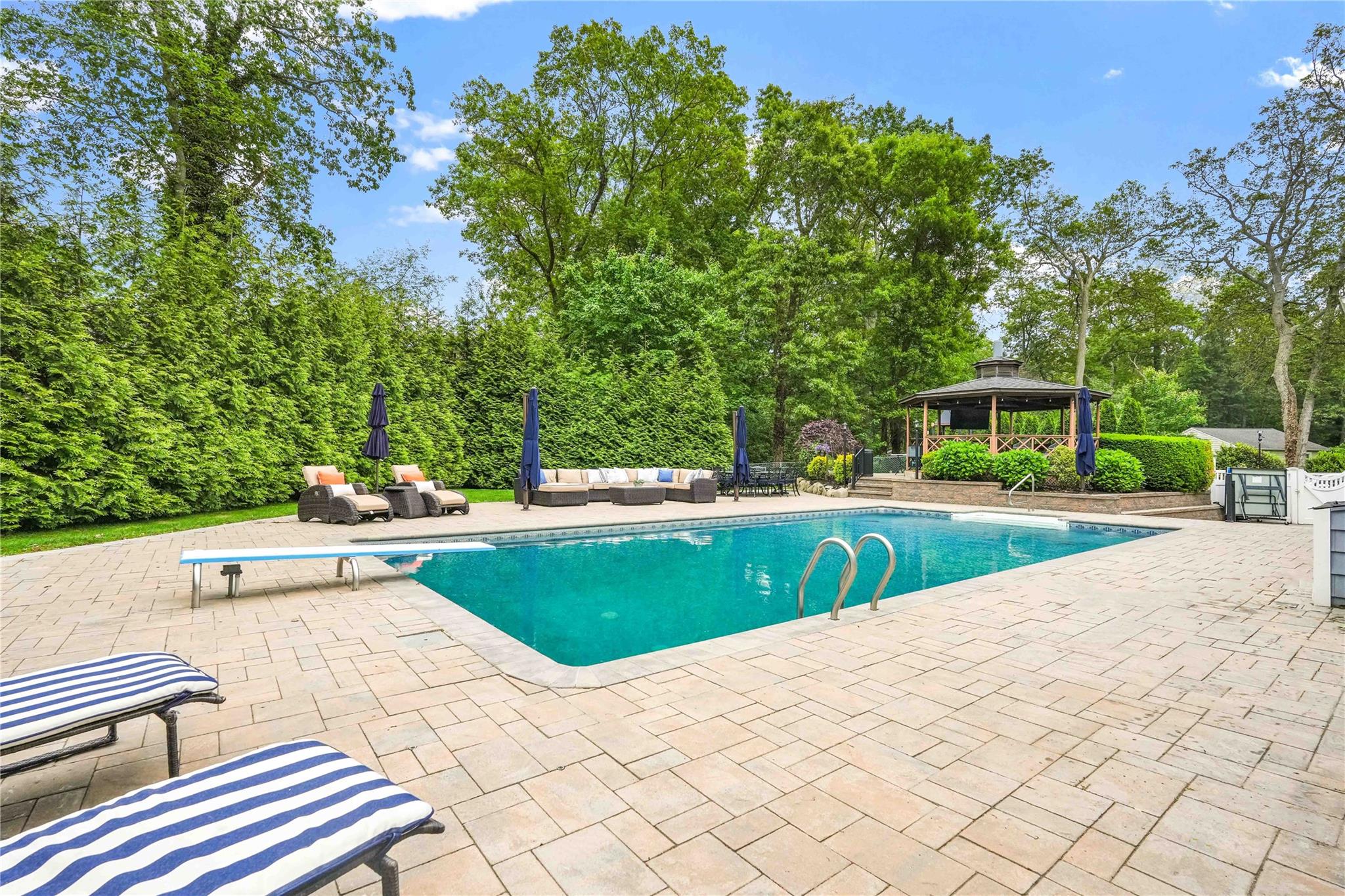 69 Bankside Drive, Centerport, New York image 40