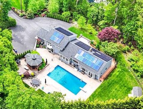 69 Bankside Drive Centerport NY 11721