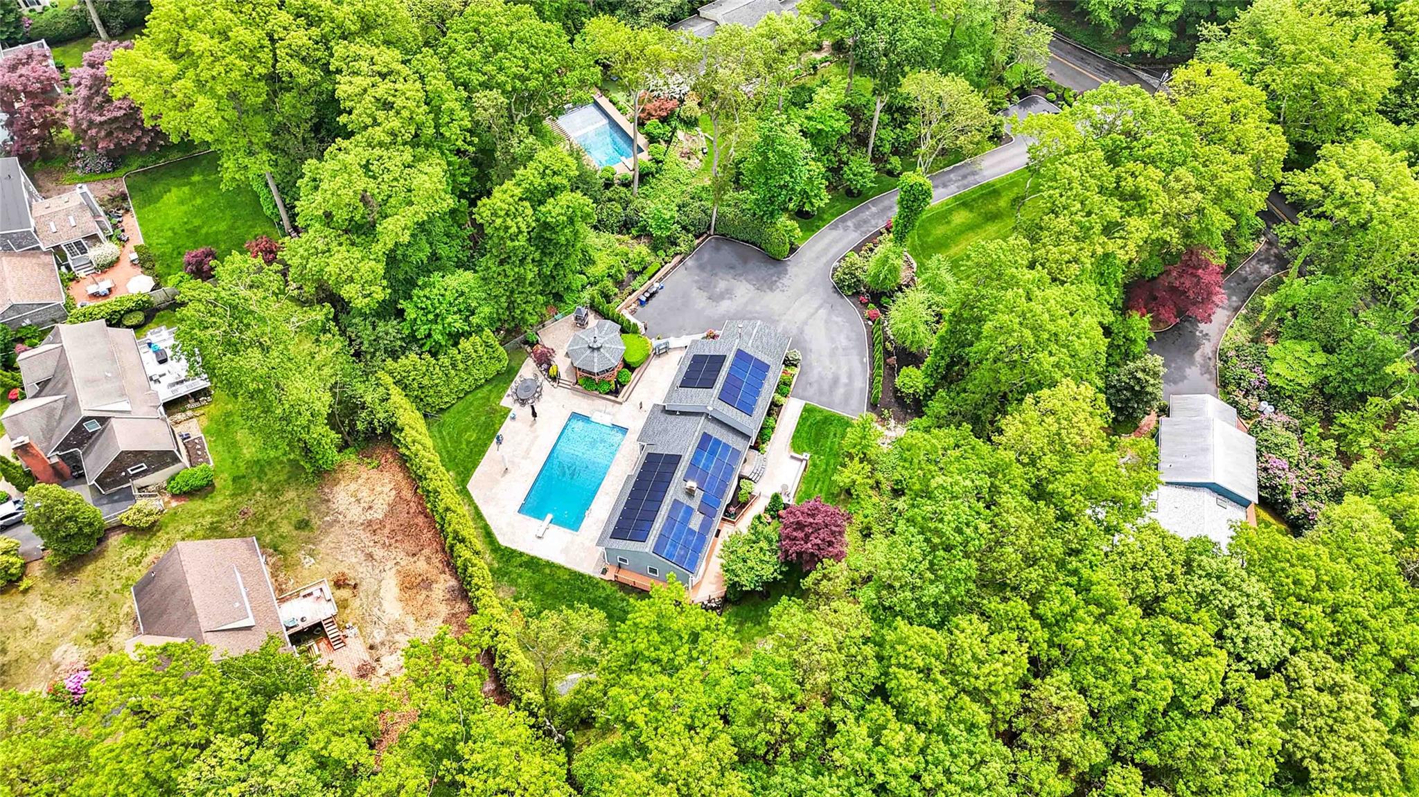 69 Bankside Drive, Centerport, New York image 3