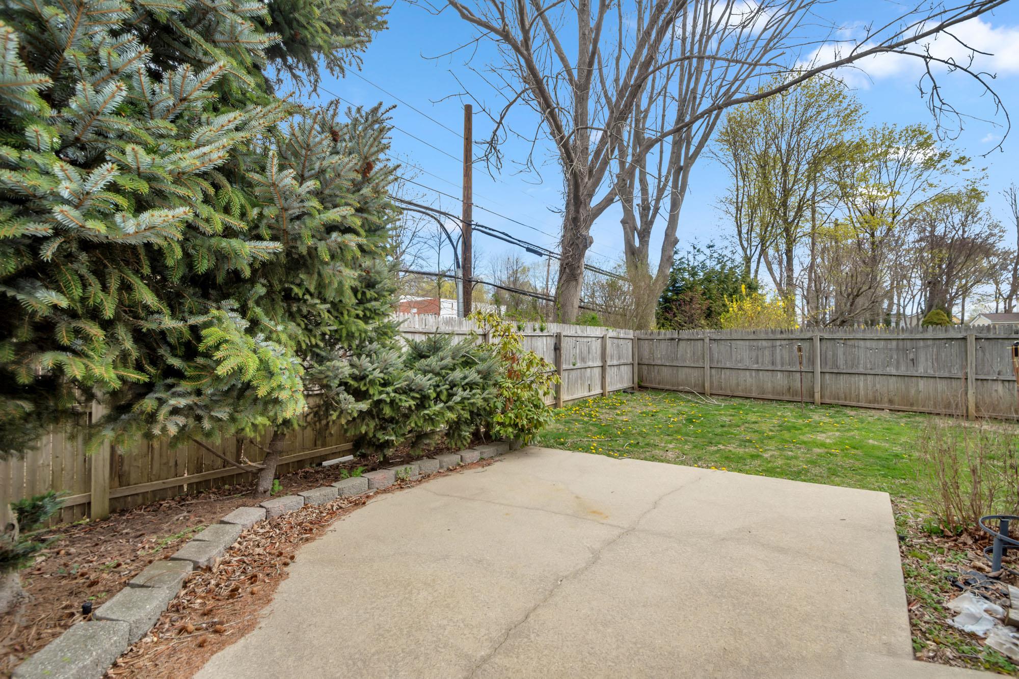 3 Madsen Lane, East Northport, New York image 14