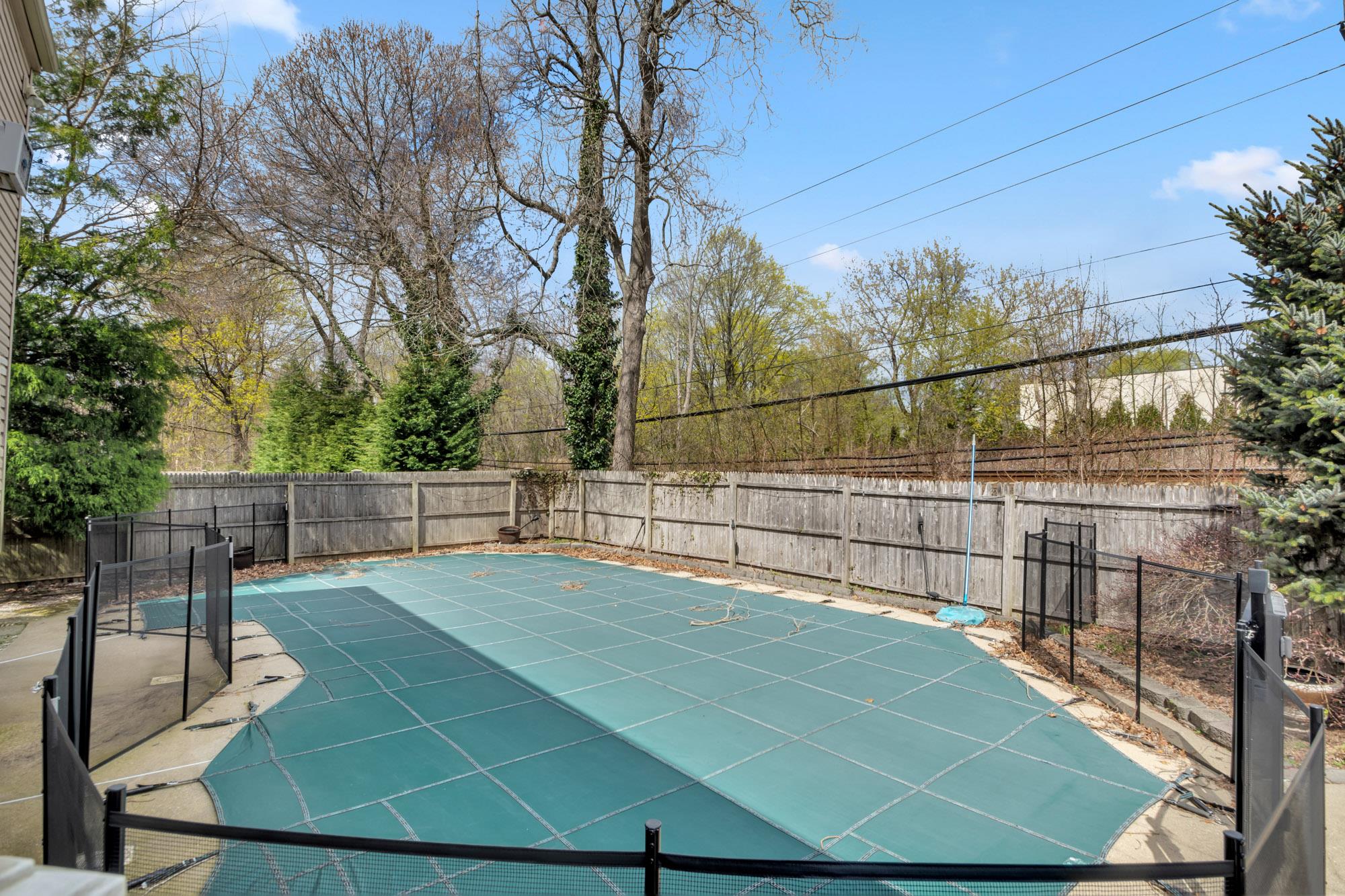3 Madsen Lane, East Northport, New York image 11