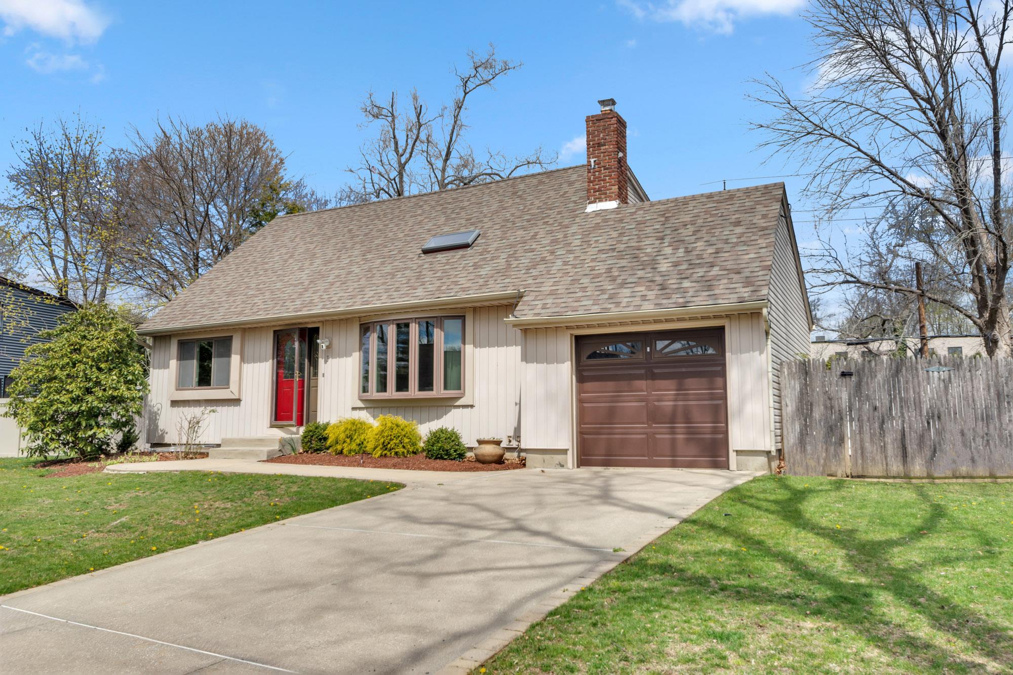 3 Madsen Lane, East Northport, New York image 1