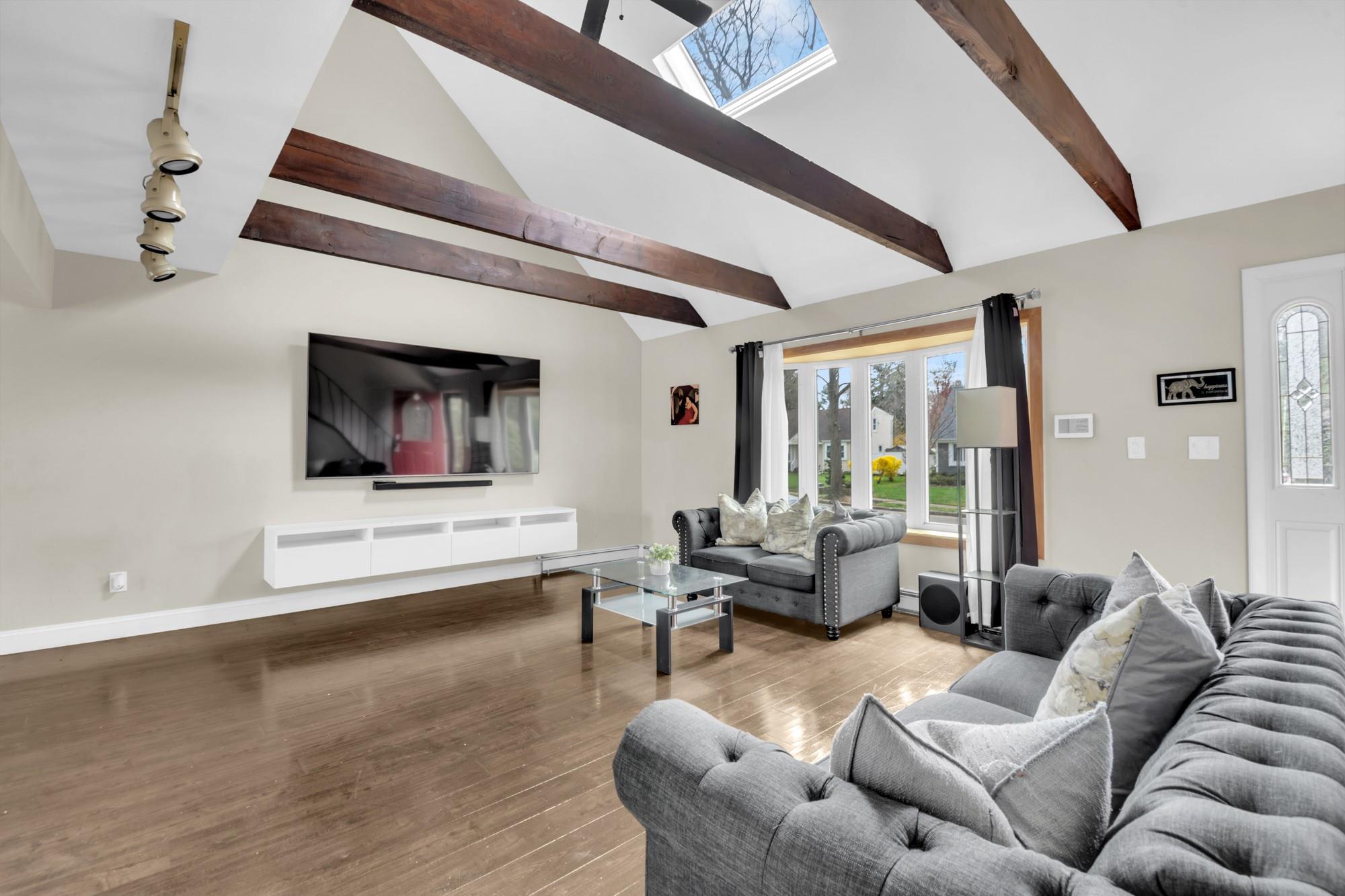 3 Madsen Lane, East Northport, New York image 3