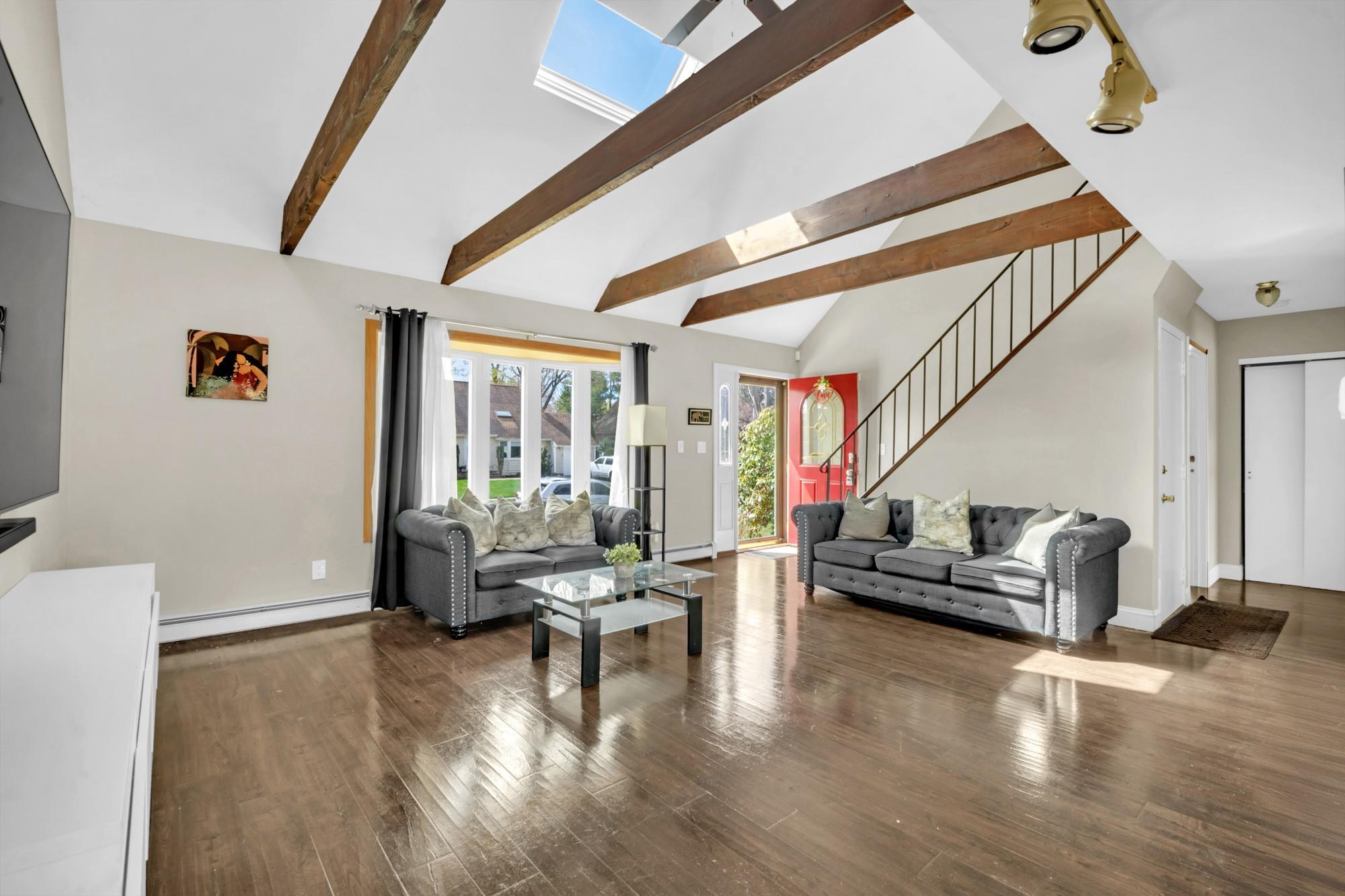 3 Madsen Lane, East Northport, New York image 2