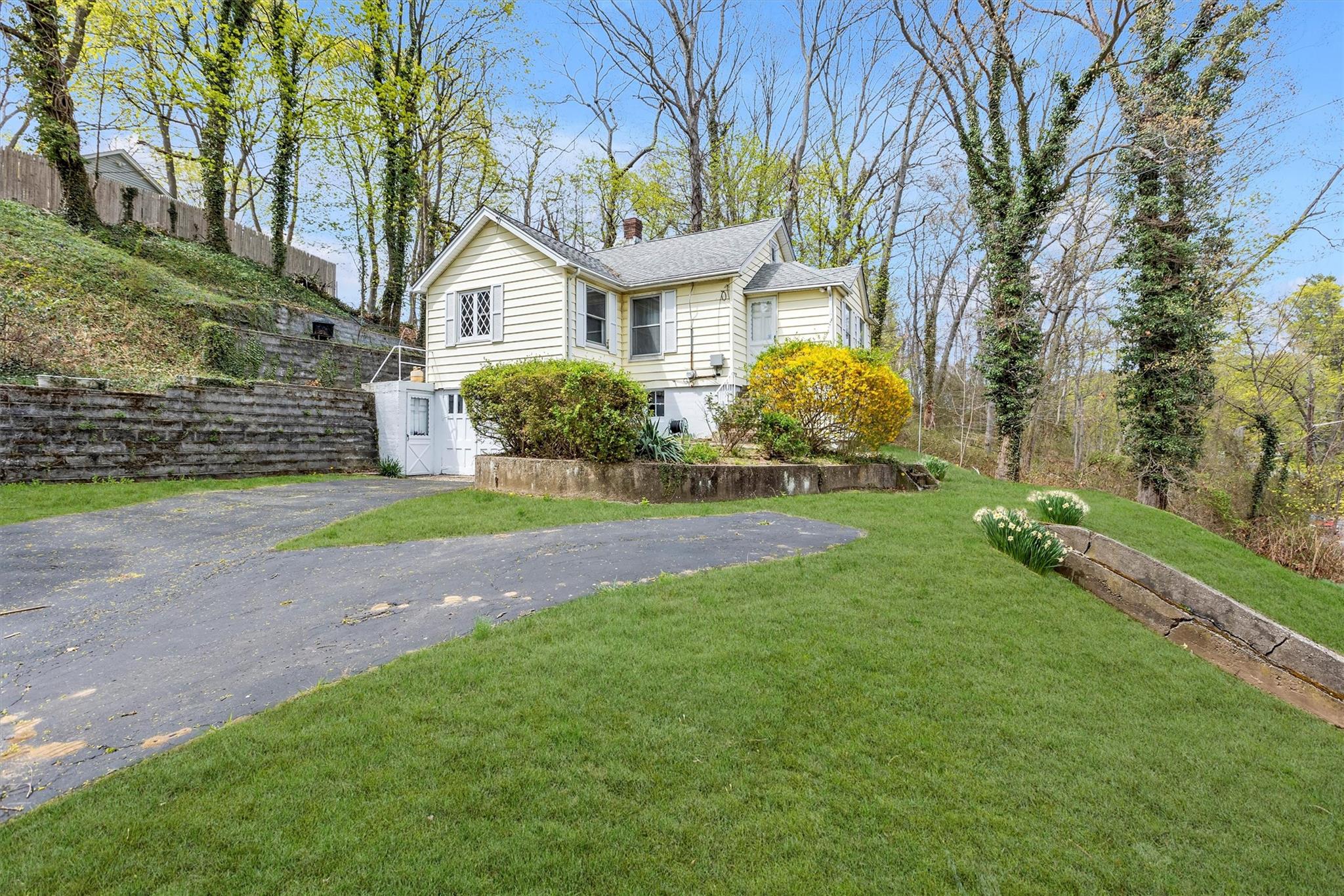 333 Spring Road, Huntington, New York image 20