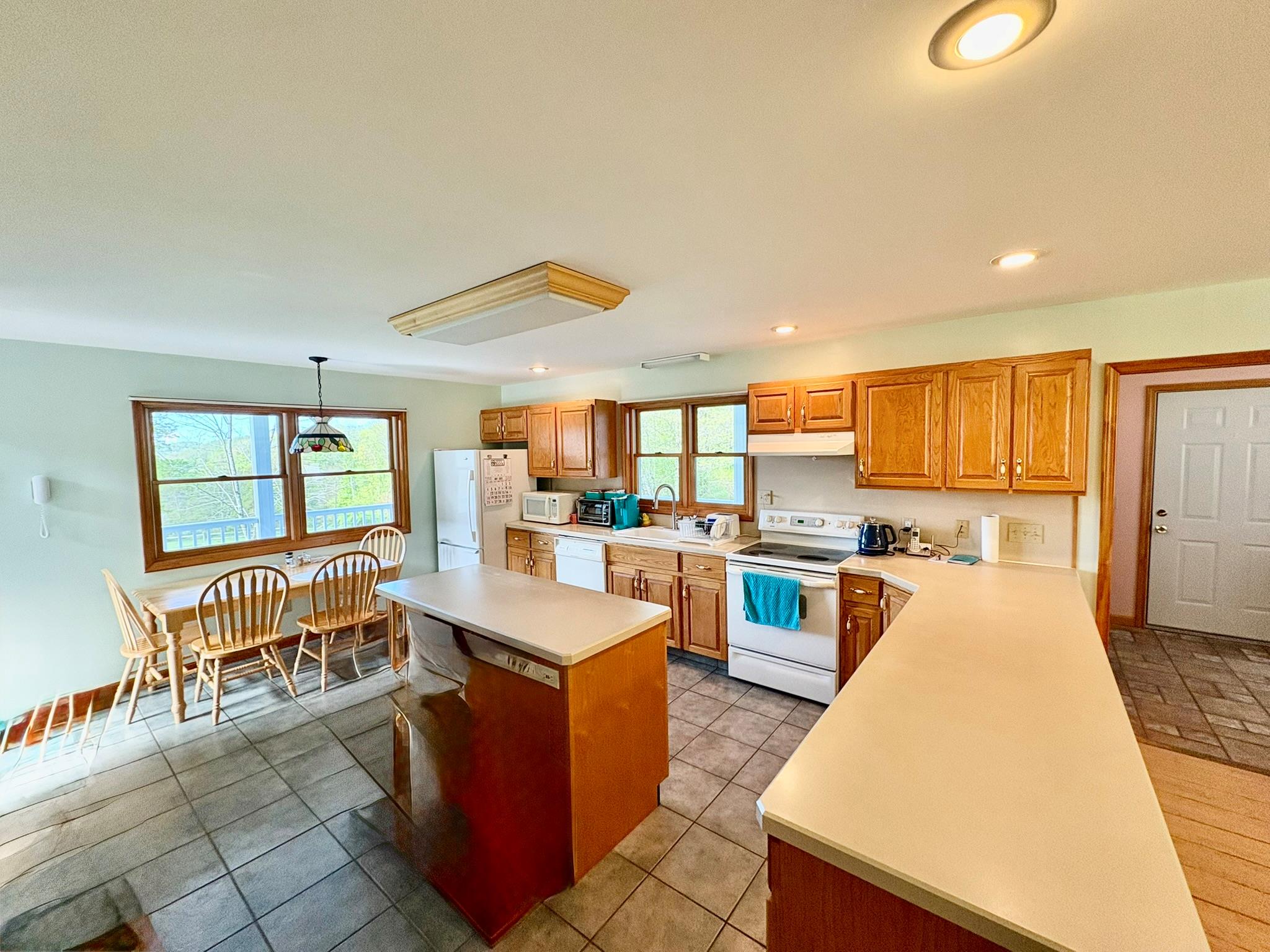 1239 Shandelee Road, Livingston Manor, New York image 5