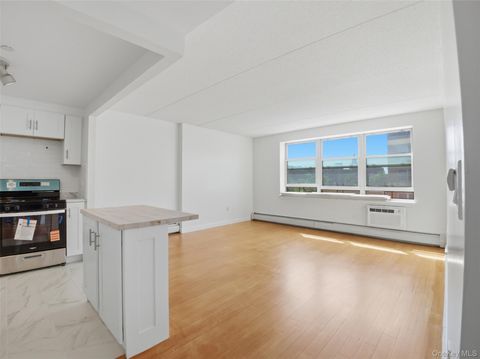 Photo of 3044 3rd Avenue #6F, Bronx, NY 10451 (MLS # 1009838)
