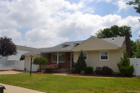 Apartment For Rent - 16 Frank Avenue #STUDIO<br/> Farmingdale, NY 11735