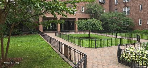 Condo For Sale - 105-38 64th Road #2J<br/> Forest Hills, NY 11375
