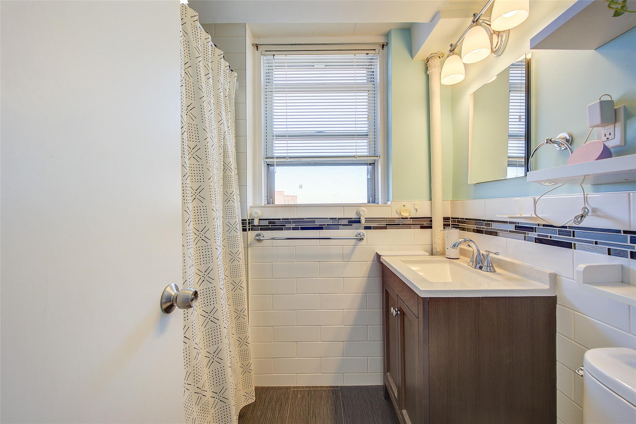 98-20 62nd Drive #15H, Rego Park, New York image 16