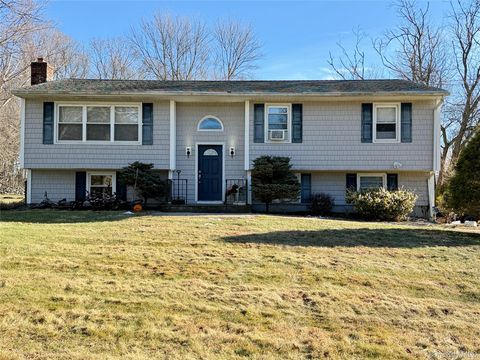 Condo For Sale - 110 Wayacross Road<br/> Mahopac, NY 10541