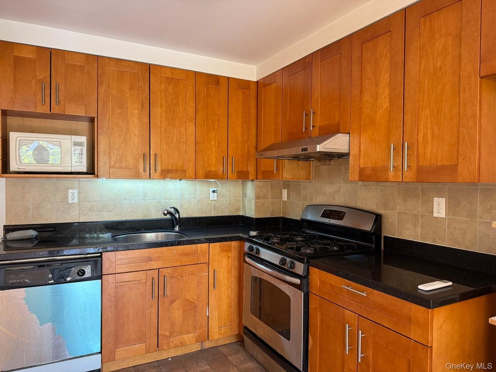 Photo of 93-05 37th Avenue #2B, Jackson Heights, NY 11372 (MLS # 1051978)