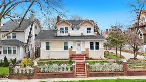 10927 196th Street Saint Albans NY 11412