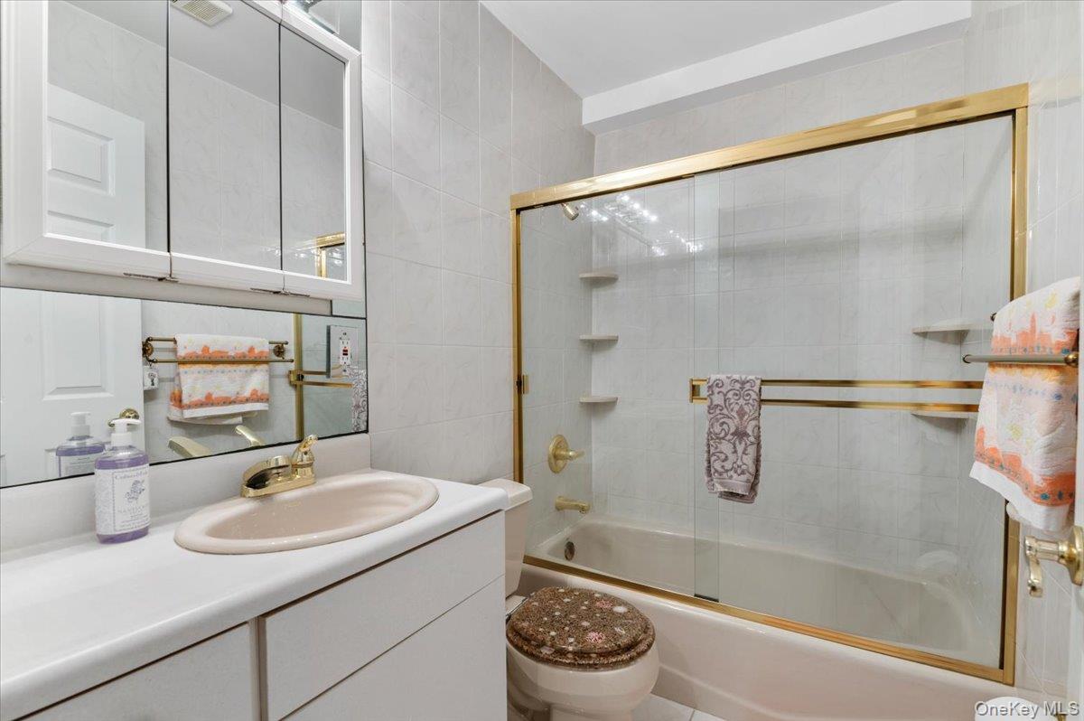 Lido Beach, New York 11561, United States, 3 Bedrooms Bedrooms, ,4 BathroomsBathrooms,Residential,Active,161596