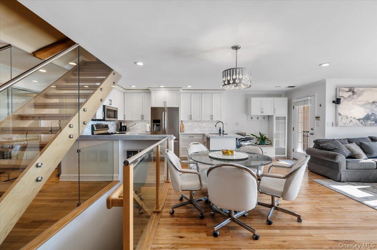 Lido Beach, New York 11561, United States, 3 Bedrooms Bedrooms, ,4 BathroomsBathrooms,Residential,Active,161596