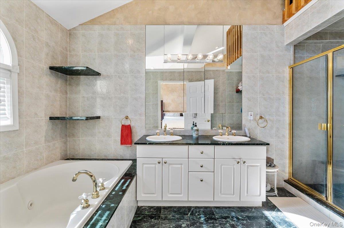 Lido Beach, New York 11561, United States, 3 Bedrooms Bedrooms, ,4 BathroomsBathrooms,Residential,Active,161596