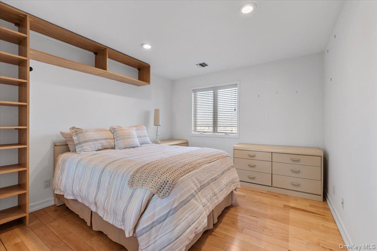 Lido Beach, New York 11561, United States, 3 Bedrooms Bedrooms, ,4 BathroomsBathrooms,Residential,Active,161596