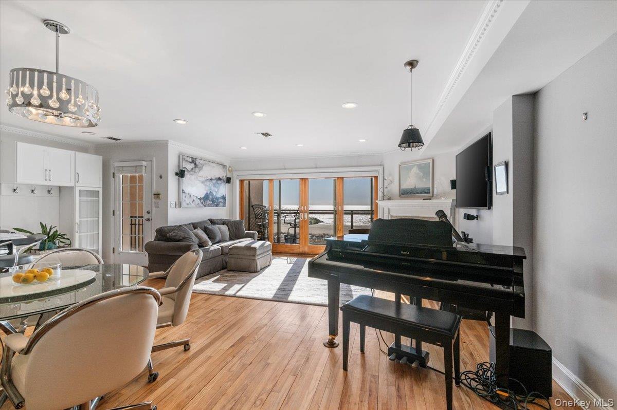 Lido Beach, New York 11561, United States, 3 Bedrooms Bedrooms, ,4 BathroomsBathrooms,Residential,Active,161596