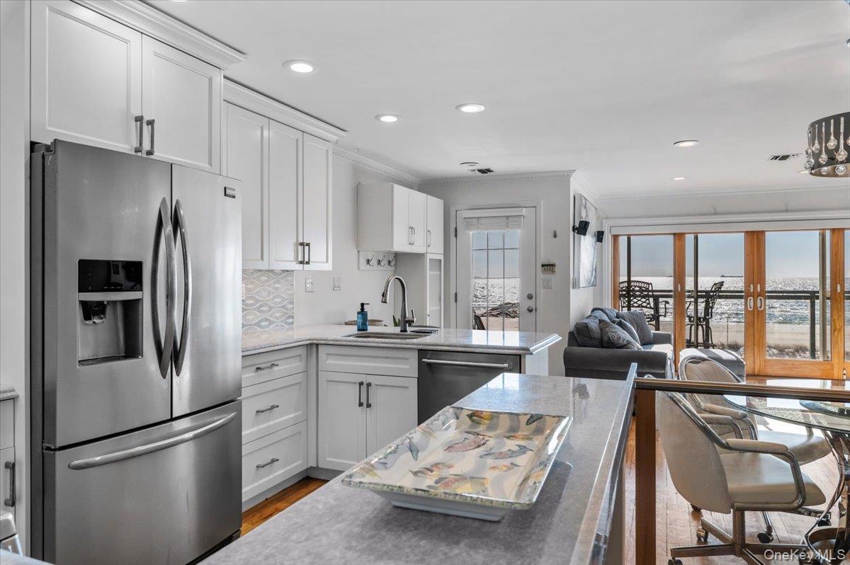 Lido Beach, New York 11561, United States, 3 Bedrooms Bedrooms, ,4 BathroomsBathrooms,Residential,Active,161596