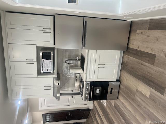 5720 Old Sunrise Highway